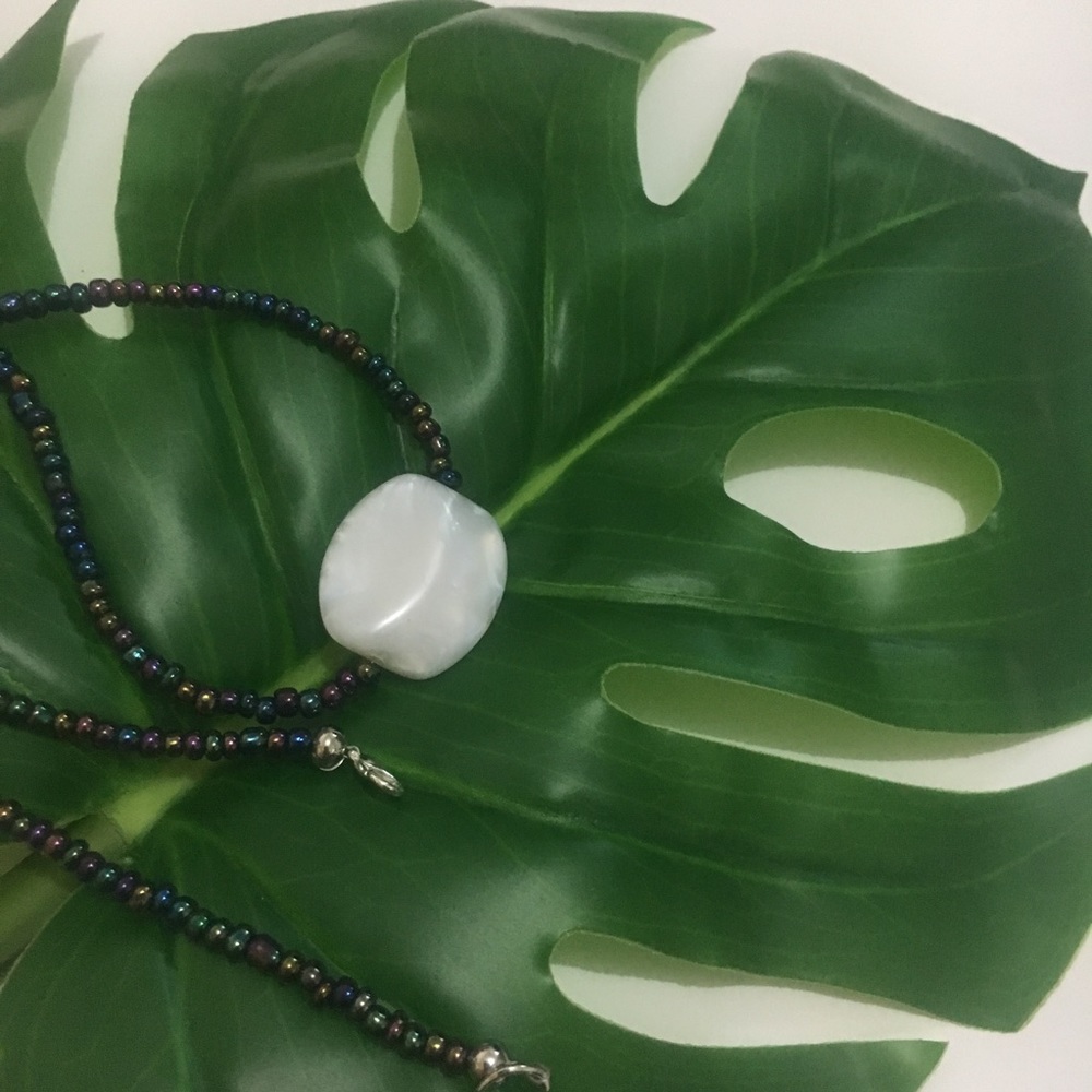 Glass necklace - Picture 4 of 5